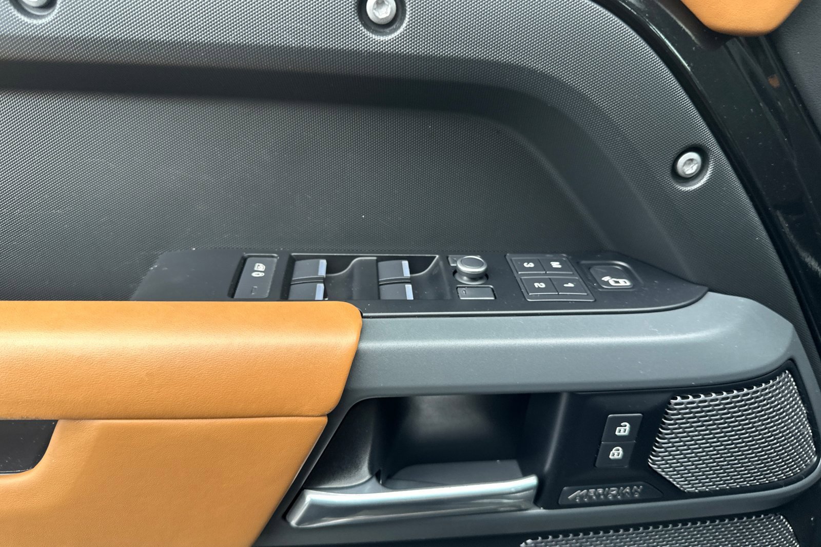 Used 2020 Land Rover Defender 110 X image 11