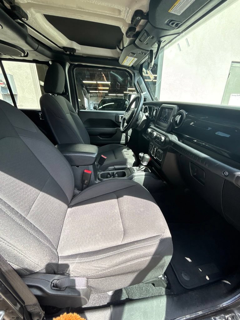 Used 2022 Jeep Wrangler Unlimited Sport AWD/4WD image 26