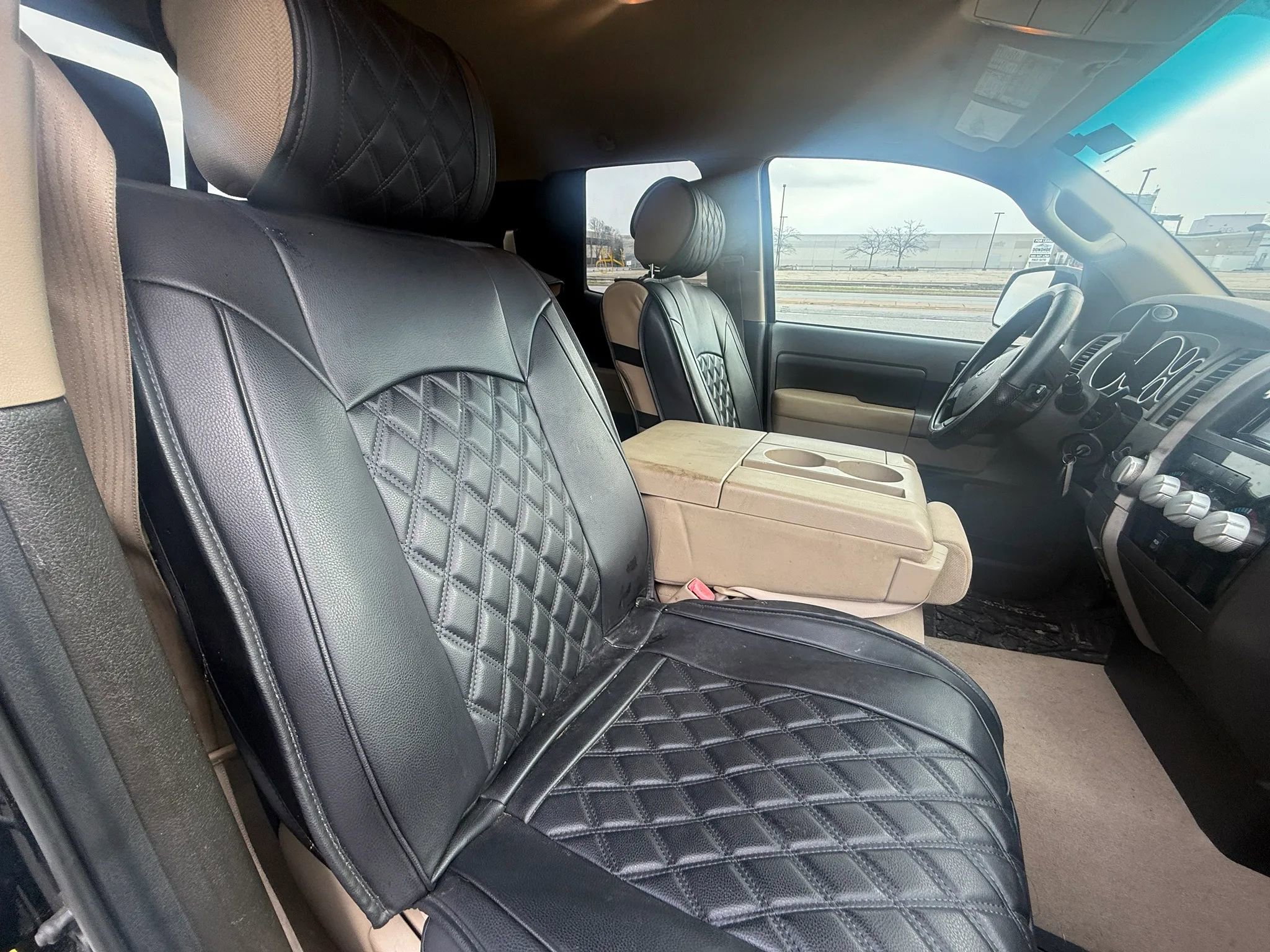 Used 2010 Toyota Tundra 4x4 Double Cab image 3