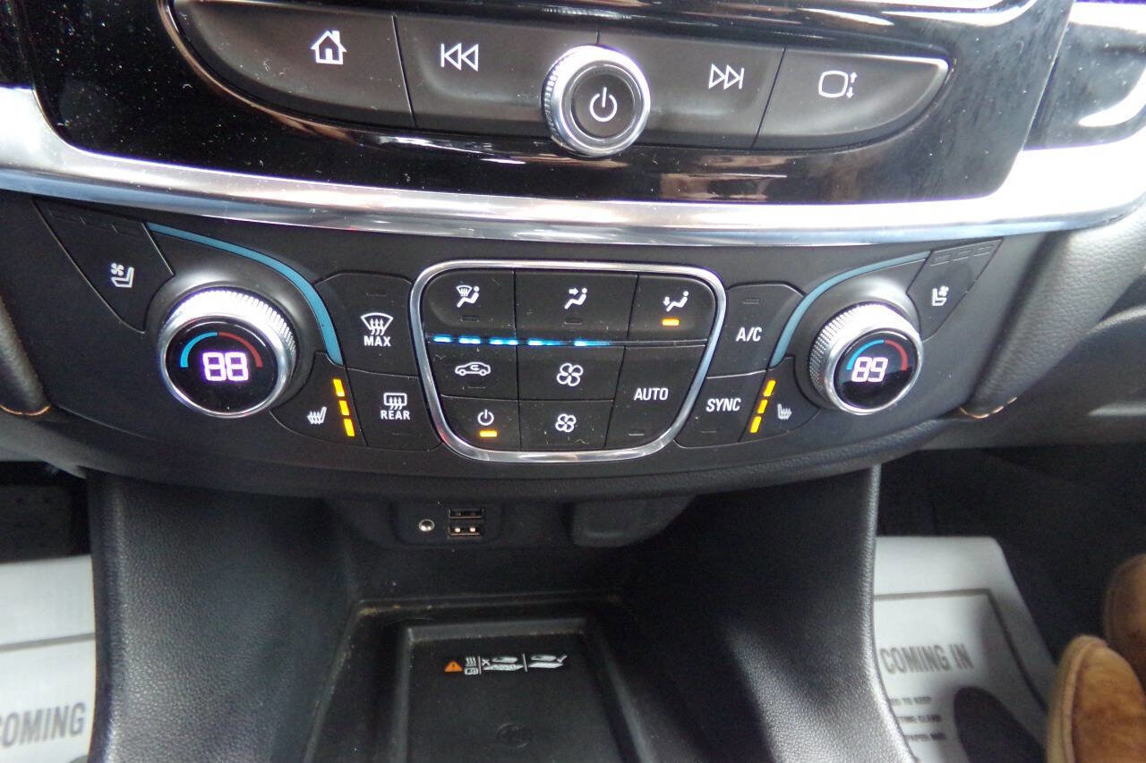 Used 2021 Chevrolet Traverse Premier w/ Redline Edition image 18