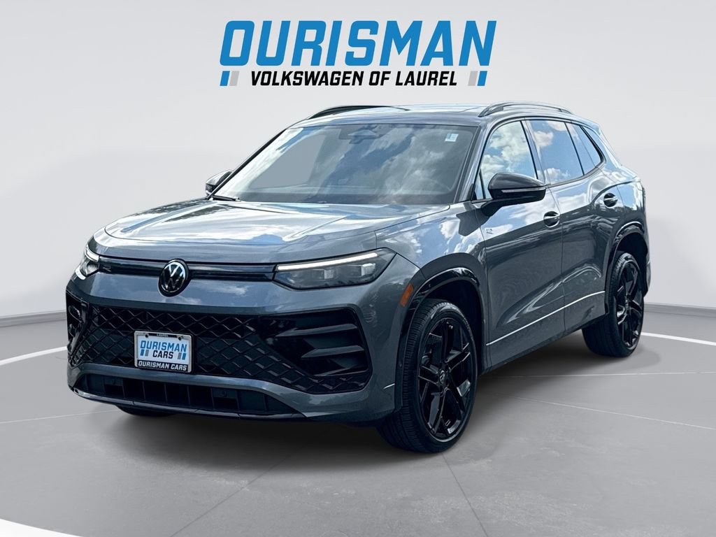 Used 2025 Volkswagen Tiguan SE R-Line AWD/4WD image 1