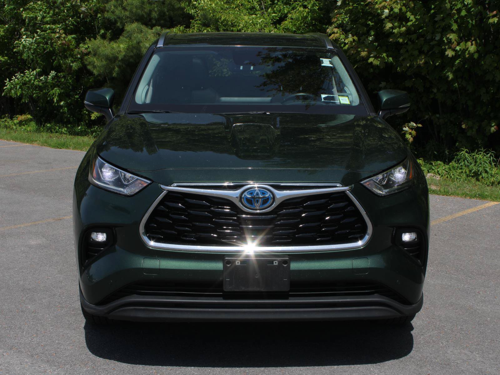 Used 2023 Toyota Highlander Limited AWD/4WD image 2