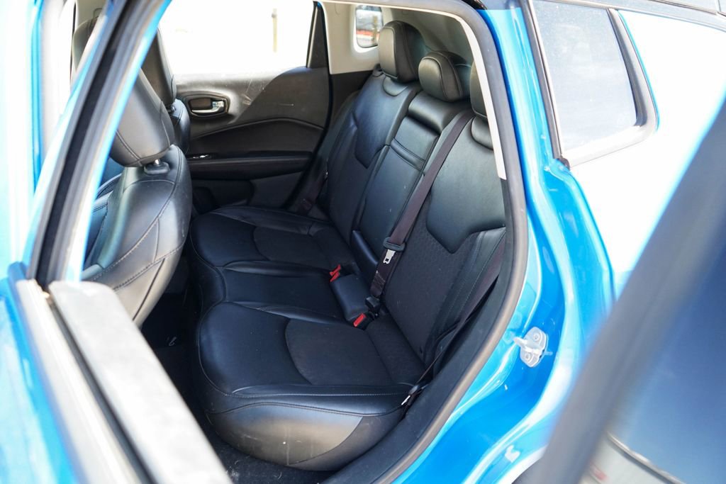 Used 2019 Jeep Compass Latitude FWD image 9