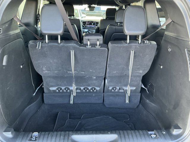 Used 2025 Chrysler Pacifica Select image 16