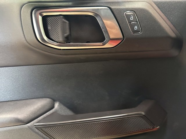 Used 2024 Ford Bronco Badlands image 18