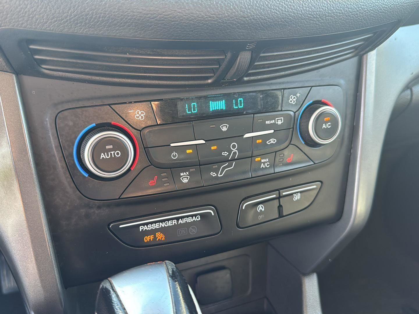 Used 2019 Ford Escape SEL image 23