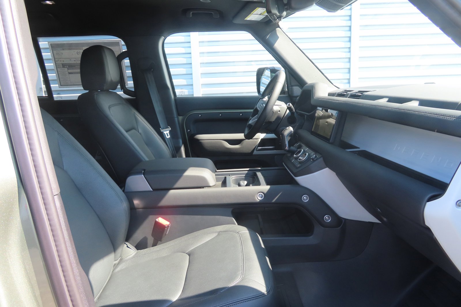 New 2024 Land Rover Defender 110 S image 3