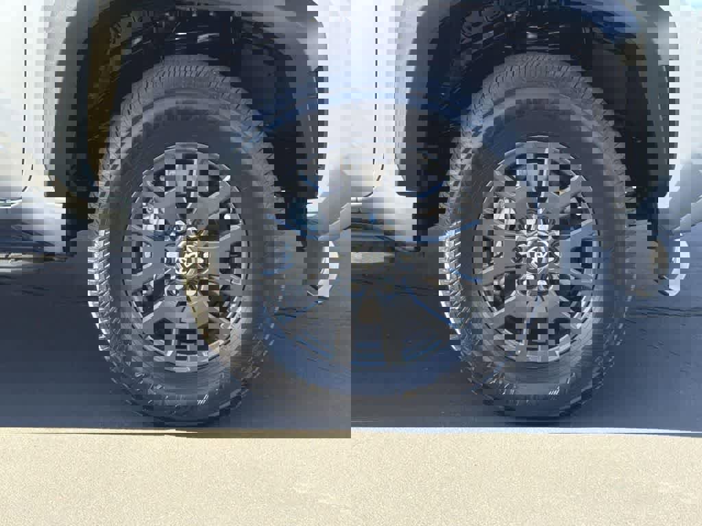 Used 2025 Toyota 4Runner SR5 image 31