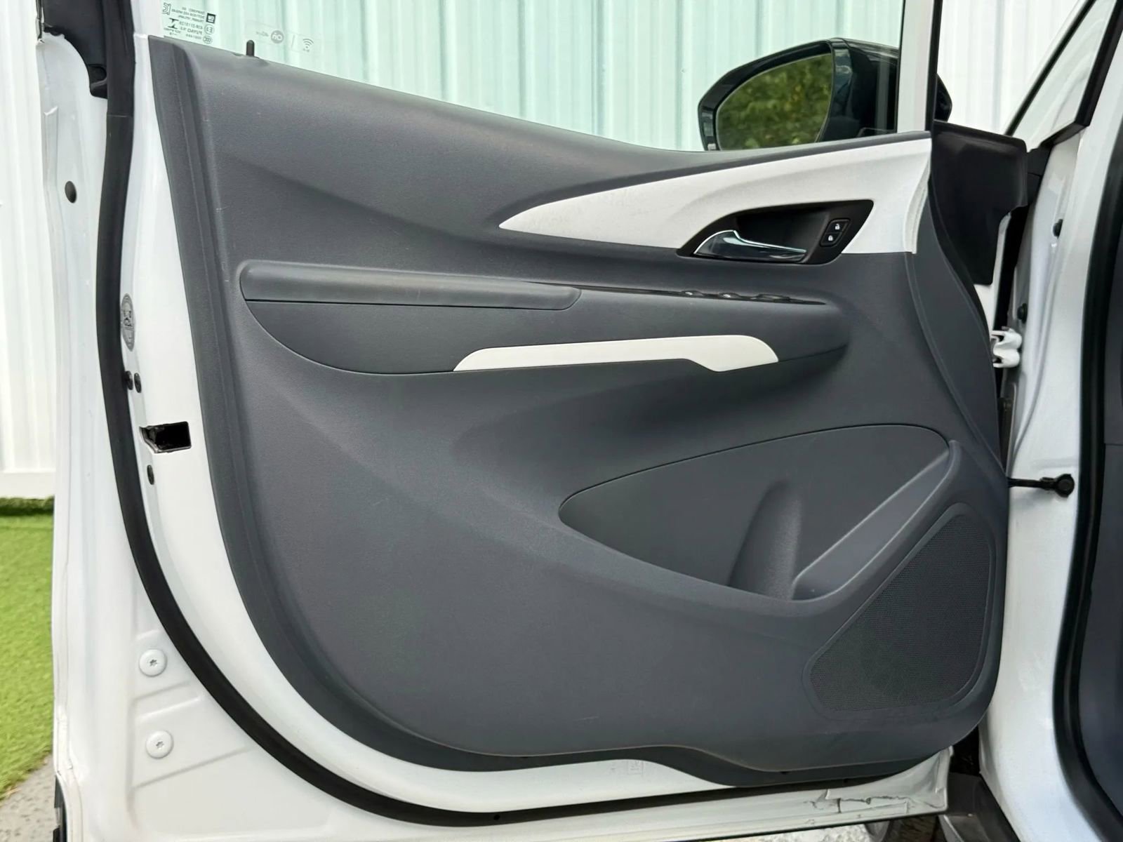 Used 2018 Chevrolet Bolt LT image 12