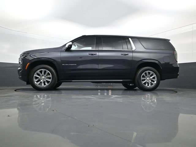 Used 2025 Chevrolet Suburban Premier AWD/4WD image 29
