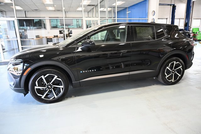 New 2026 Chevrolet Equinox EV LT image 7