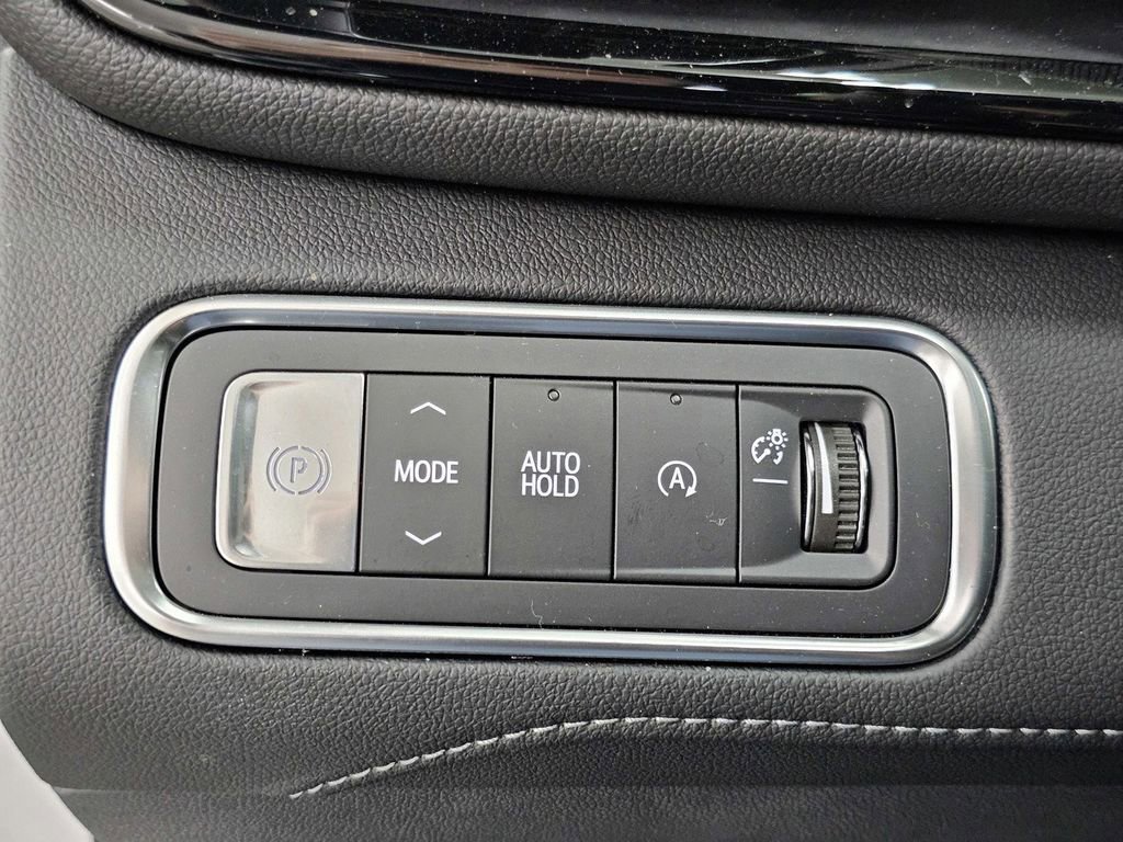 Used 2025 Buick Enclave Sport Touring FWD image 39