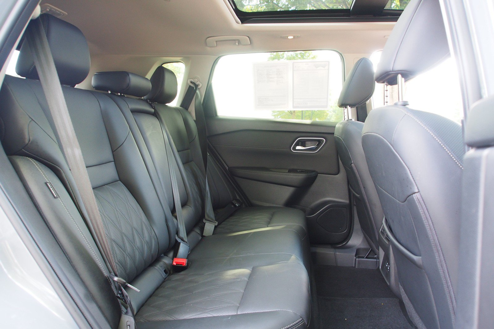 Used 2024 Nissan Rogue Platinum FWD image 14
