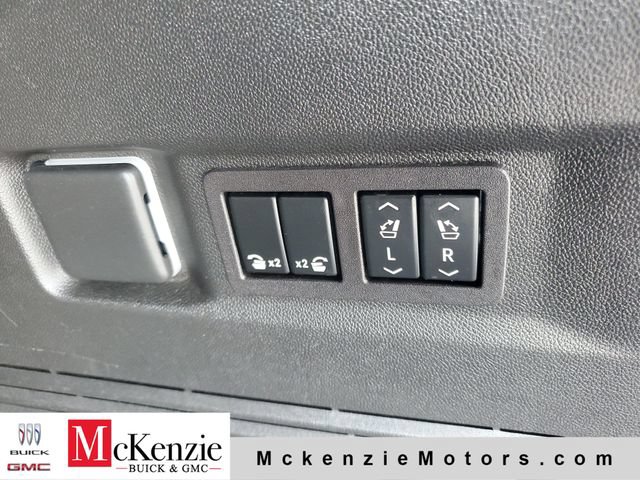 Used 2023 Chevrolet Tahoe Z71 w/ Z71 Off-Road Package AWD/4WD image 33