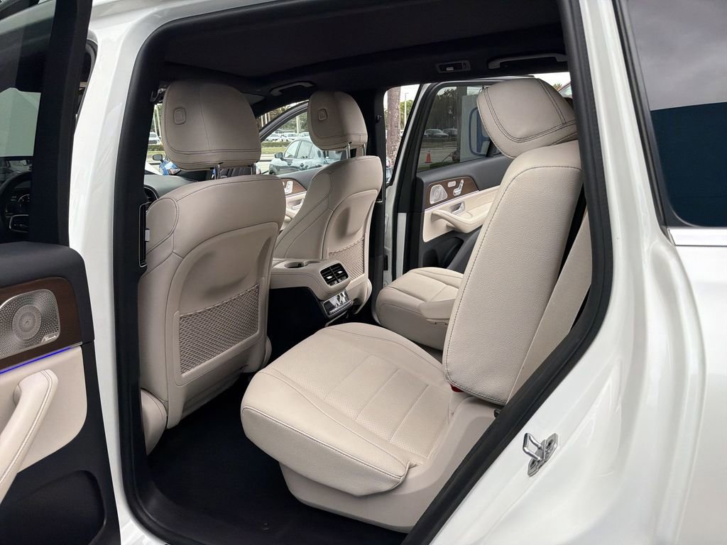 Used 2023 Mercedes-Benz GLS 450 4MATIC w/ AMG Line Exterior image 24