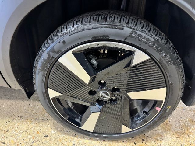 New 2026 Nissan Kicks SR w/ Cold Weather Package image 31