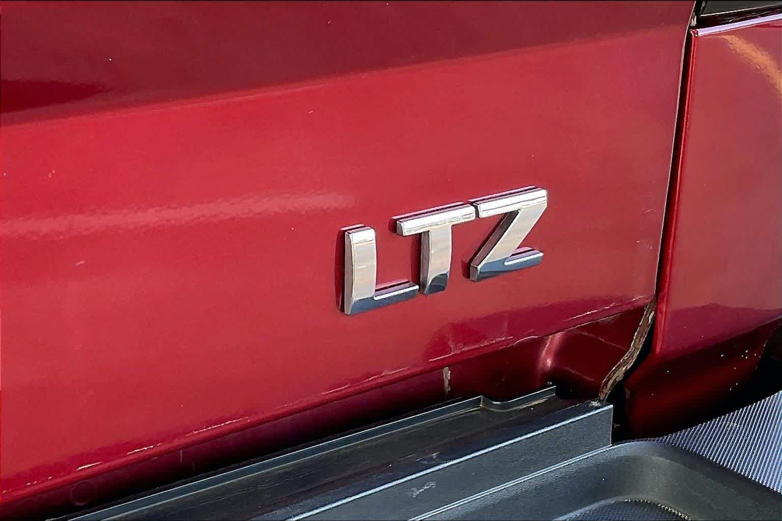 Used 2018 Chevrolet Silverado 2500 LTZ AWD/4WD image 11