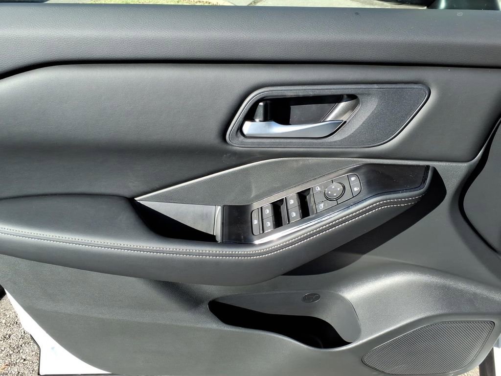 New 2026 Nissan Rogue SV w/ Cold Weather Package FWD image 5