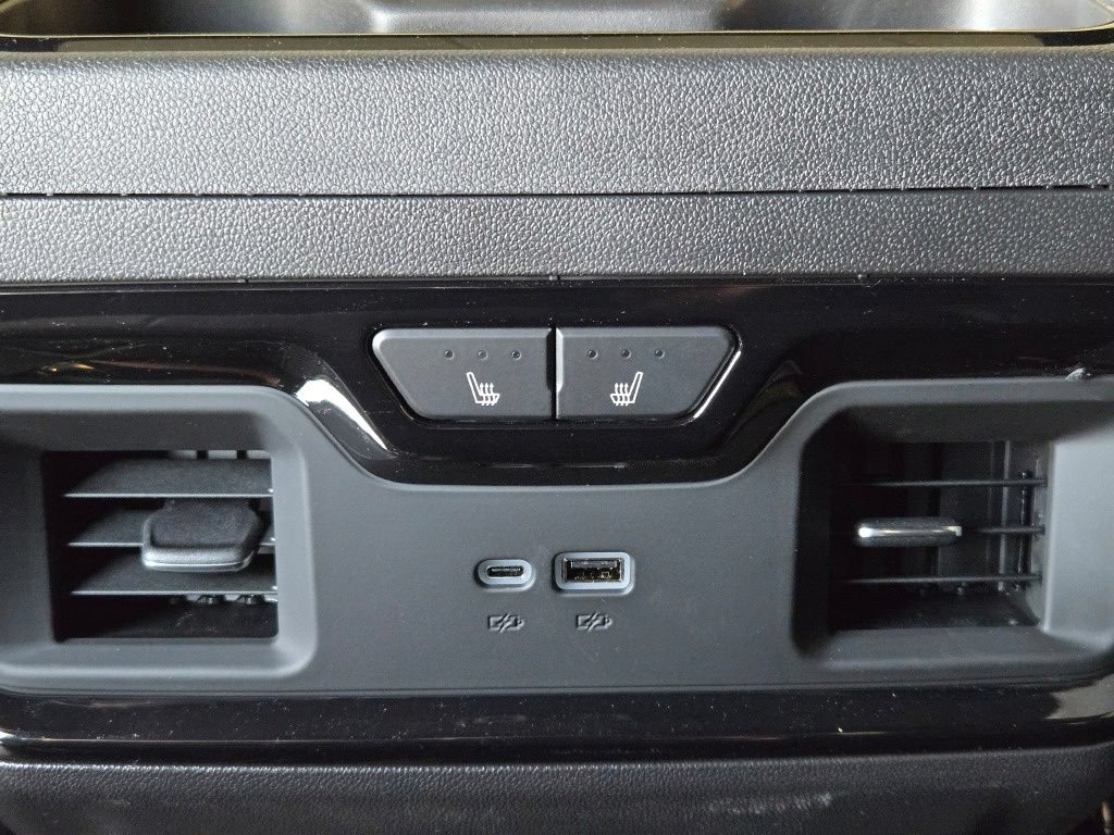 New 2026 Chevrolet Silverado 1500 ZR2 w/ LPO, Dark Essentials Package AWD/4WD image 19