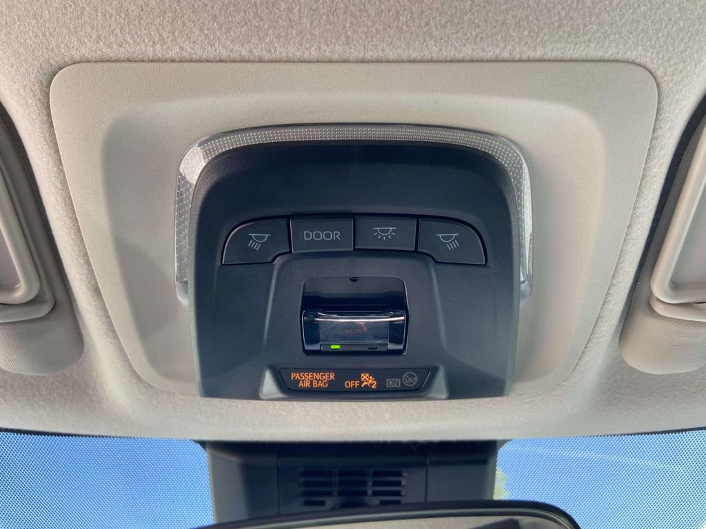 Used 2025 Toyota Corolla LE image 19