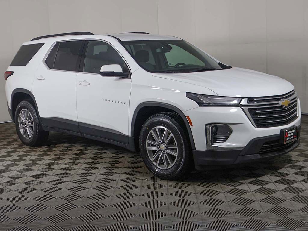 Used 2023 Chevrolet Traverse LT image 47