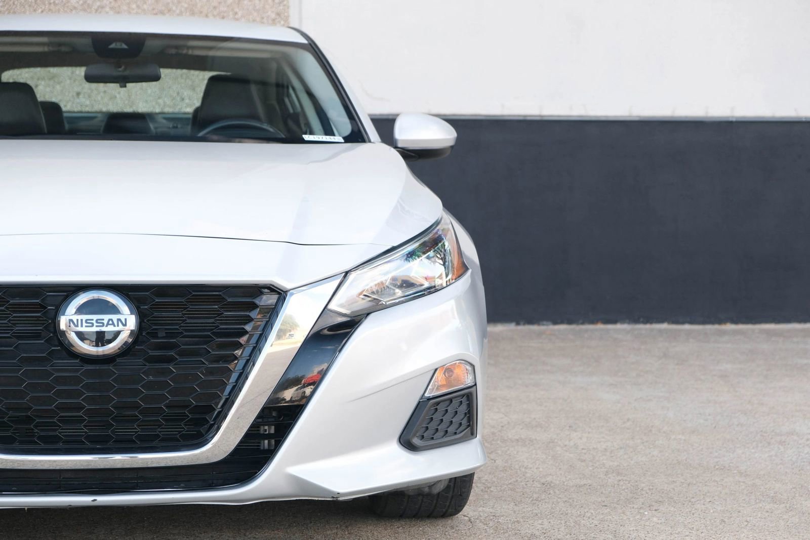 Used 2020 Nissan Altima 2.5 SR FWD image 3