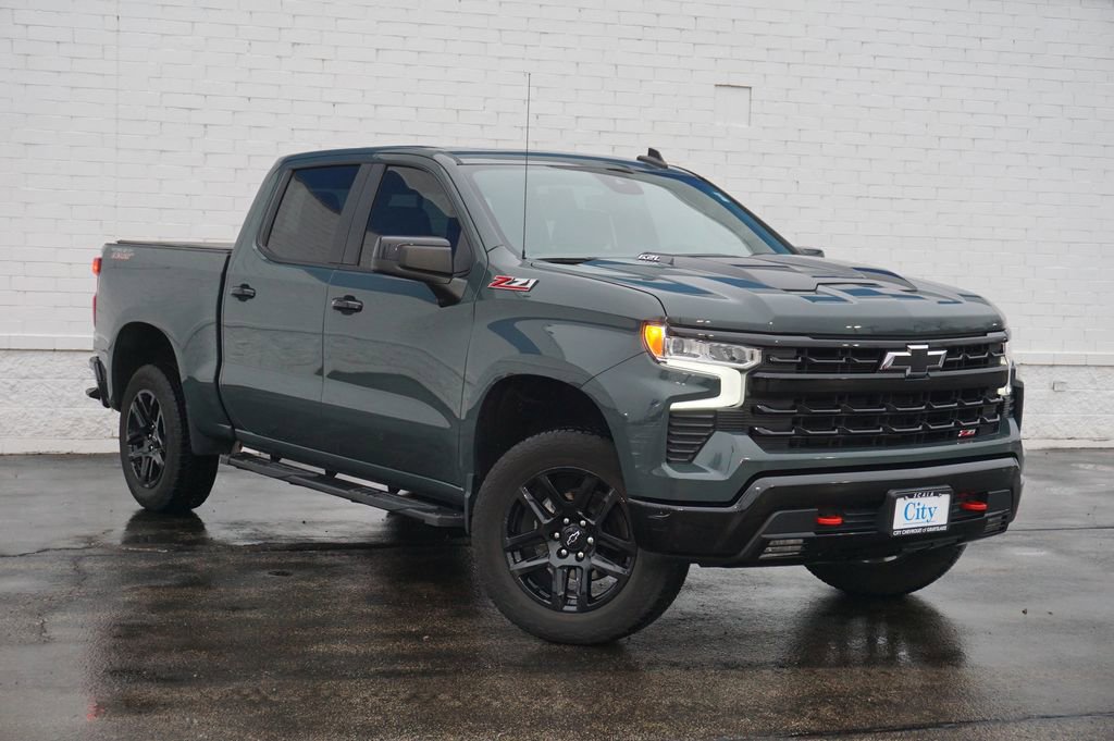 Used 2025 Chevrolet Silverado 1500 LT Trail Boss w/ Convenience Package II image 3