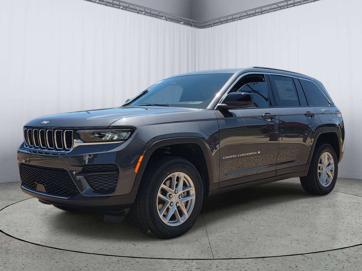 New 2026 Jeep Grand Cherokee Laredo X RWD image 1