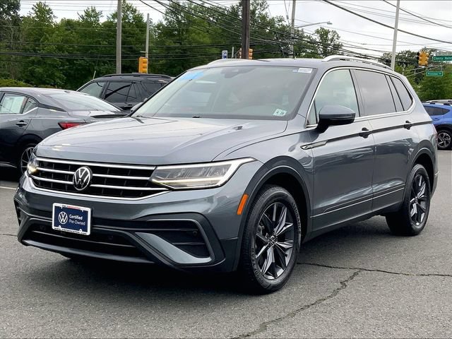 Used 2023 Volkswagen Tiguan SE w/ Panoramic Sunroof Package AWD/4WD image 2
