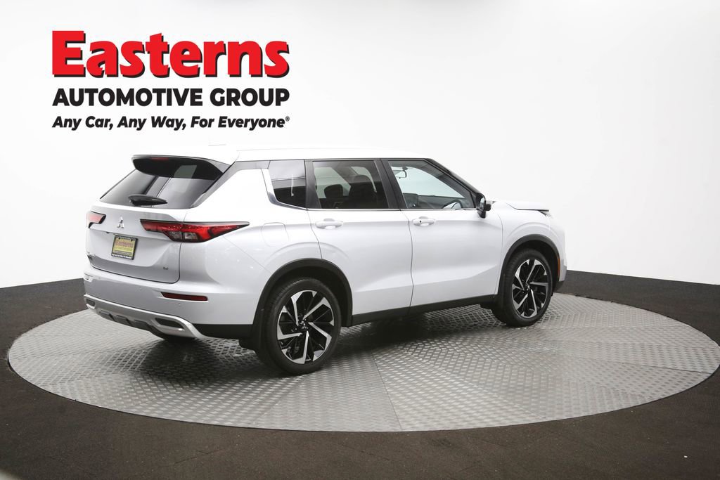 Used 2024 Mitsubishi Outlander SE image 41