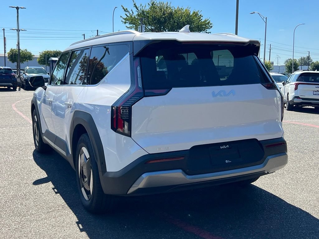 Certified 2026 Kia EV9 Wind AWD/4WD image 7