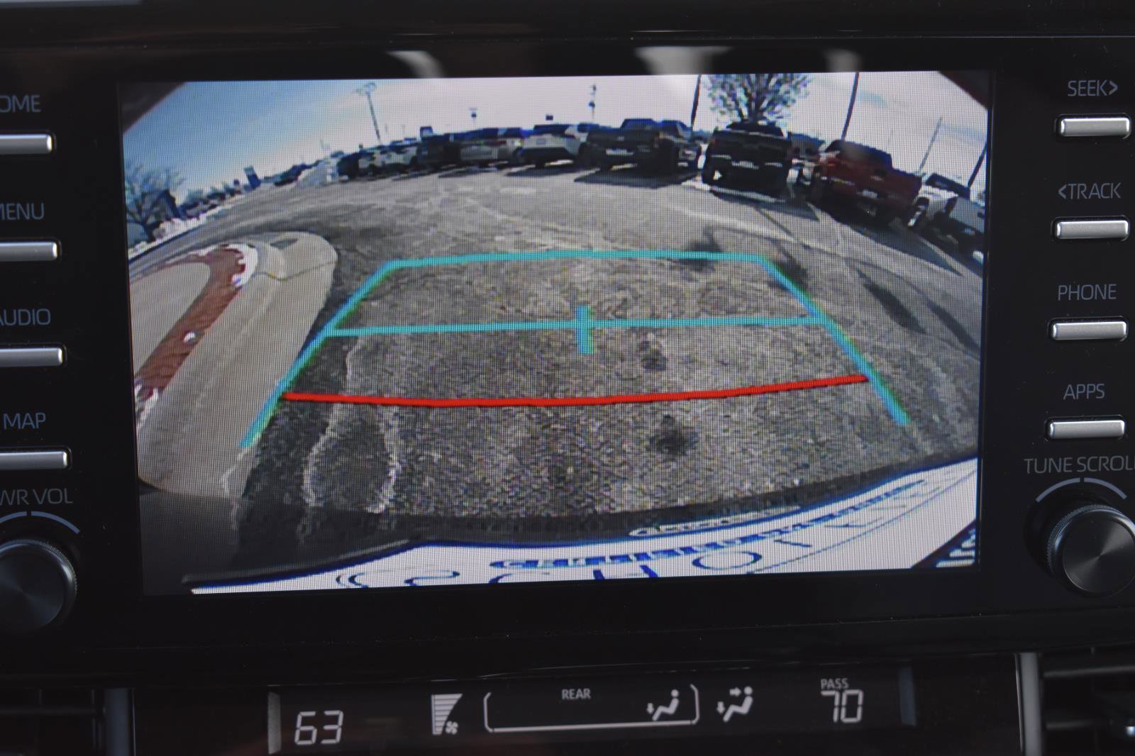 Used 2024 Toyota Sienna LE image 5