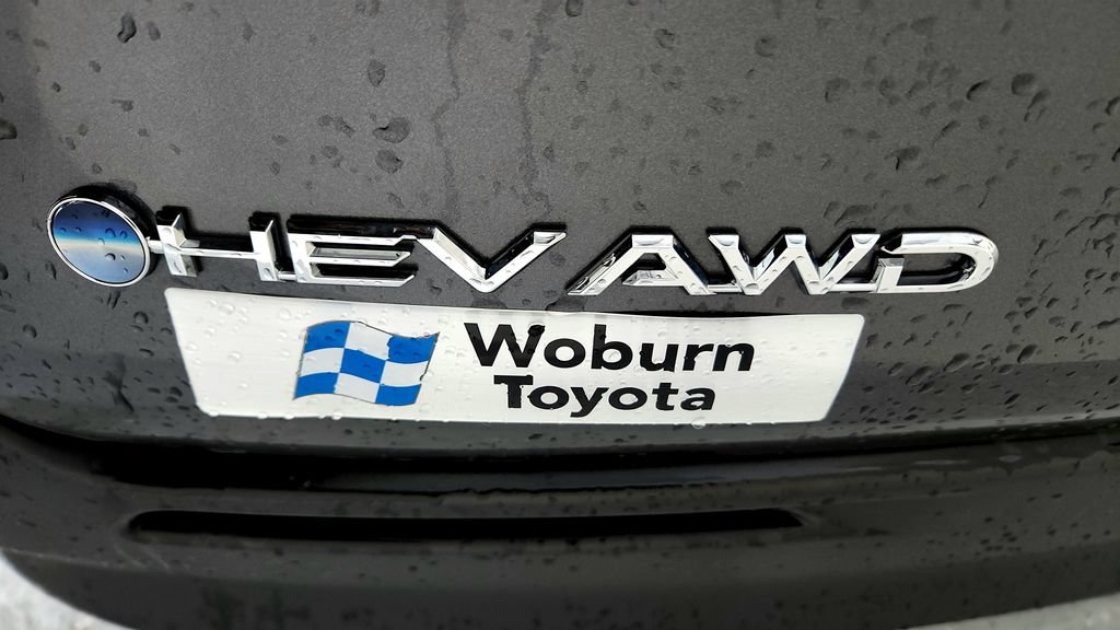 Used 2025 Toyota Sienna LE AWD/4WD image 13