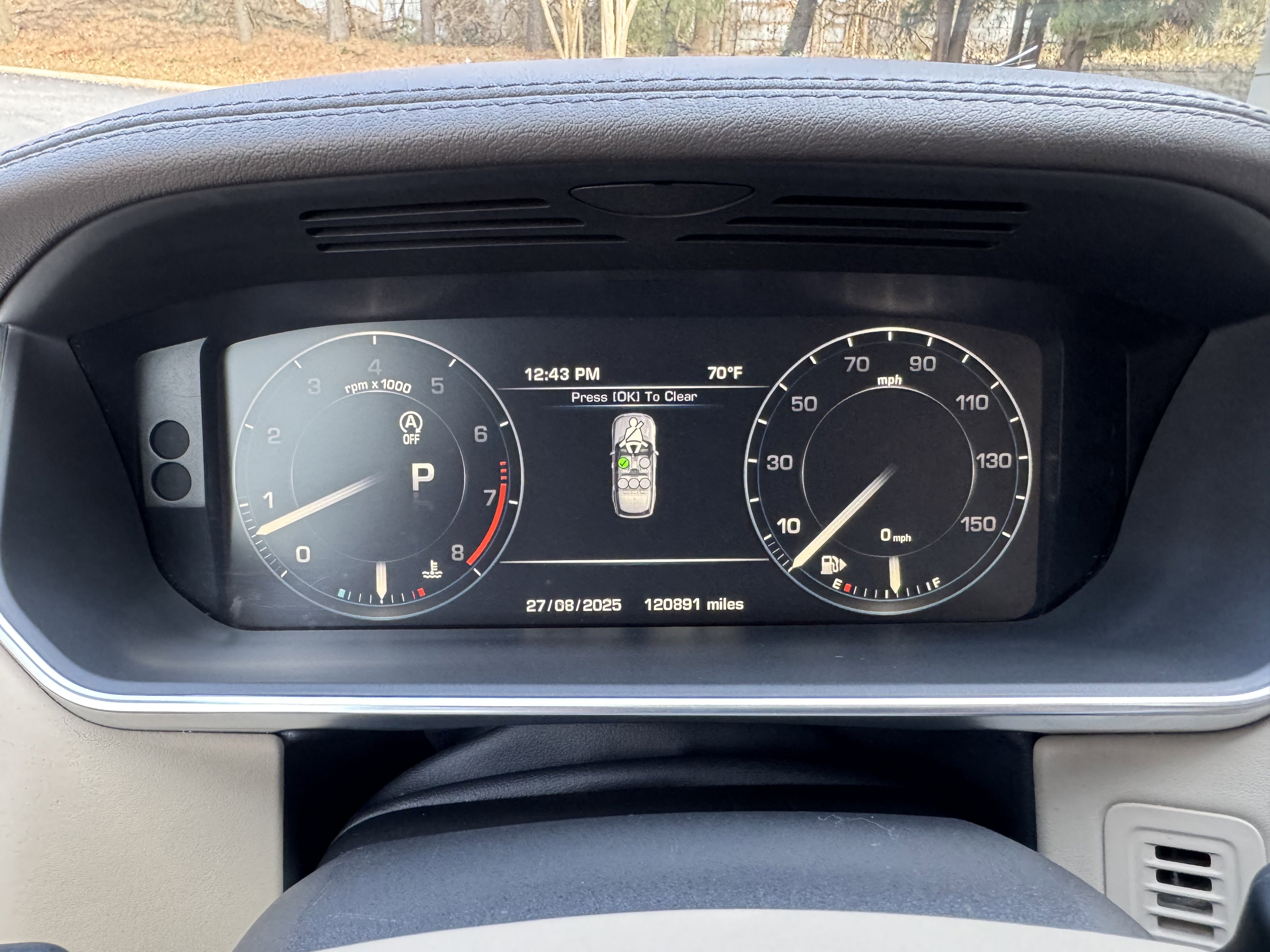 Used 2015 Land Rover Range Rover HSE image 6