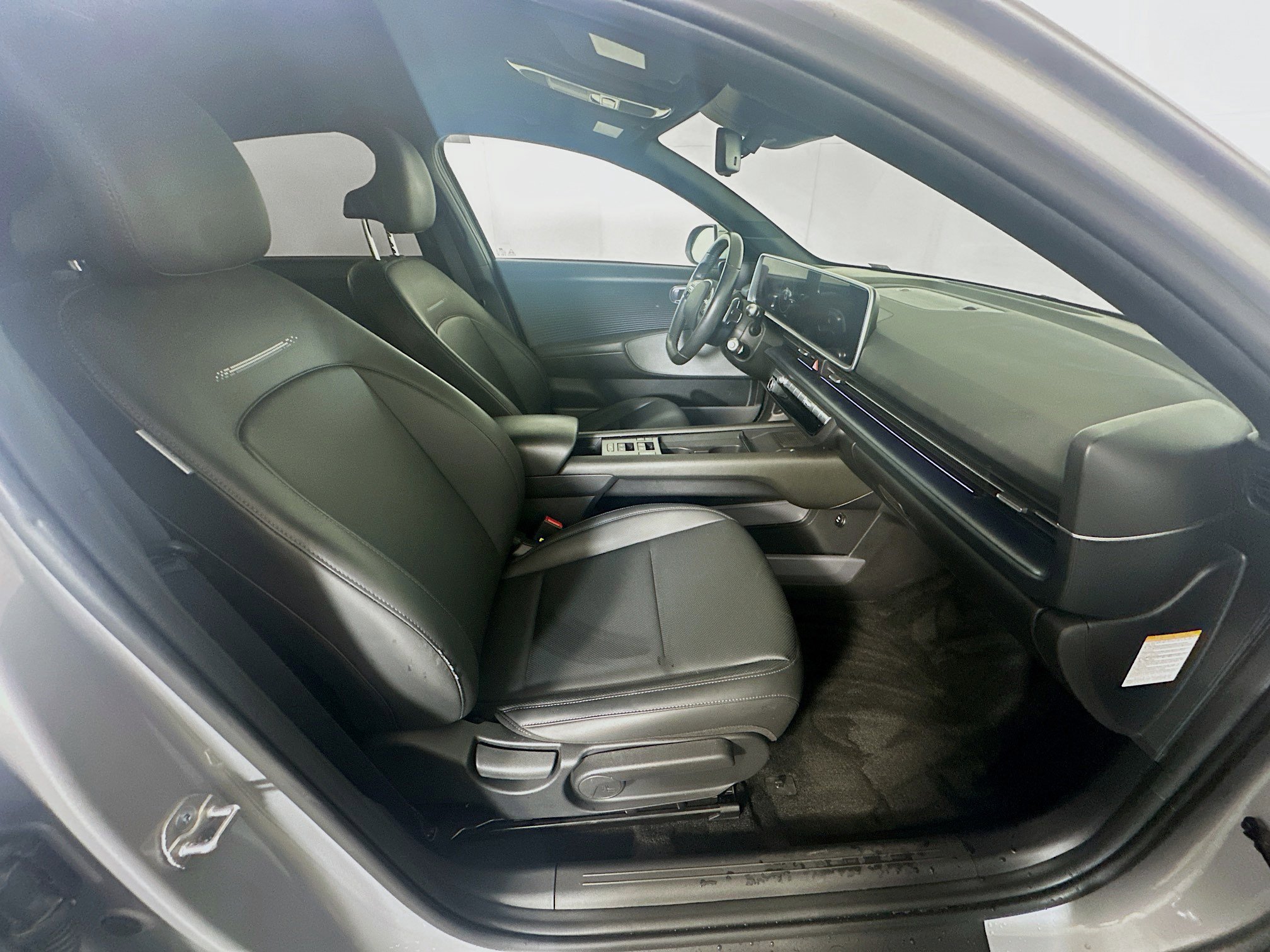Used 2024 Hyundai Ioniq 6 SEL RWD image 33