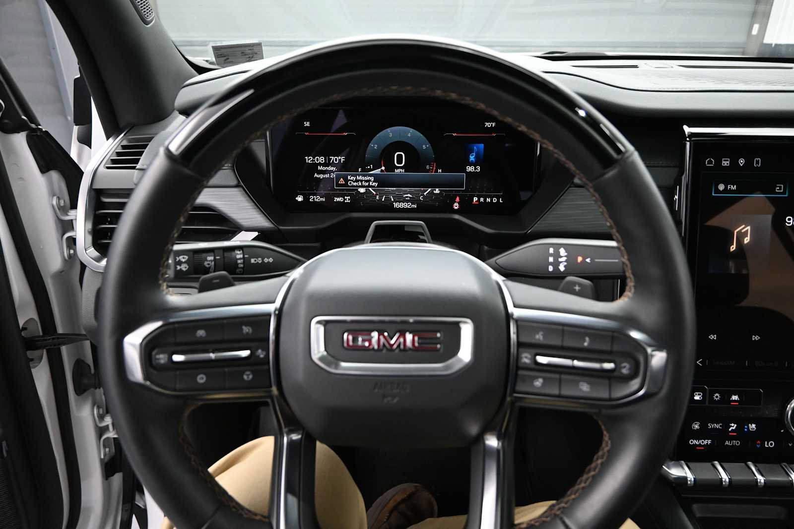 Used 2024 GMC Acadia AT4 w/ Super Cruise Package AWD/4WD image 13