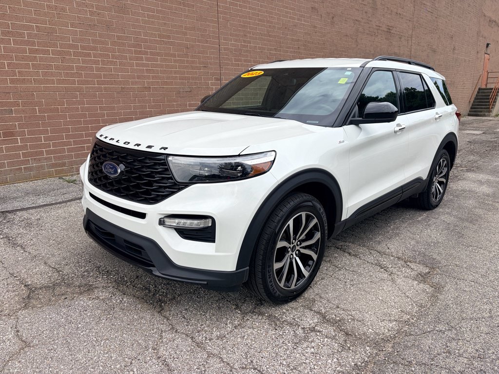 Used 2023 Ford Explorer ST-Line w/ Class IV Trailer Tow Package AWD/4WD image 1