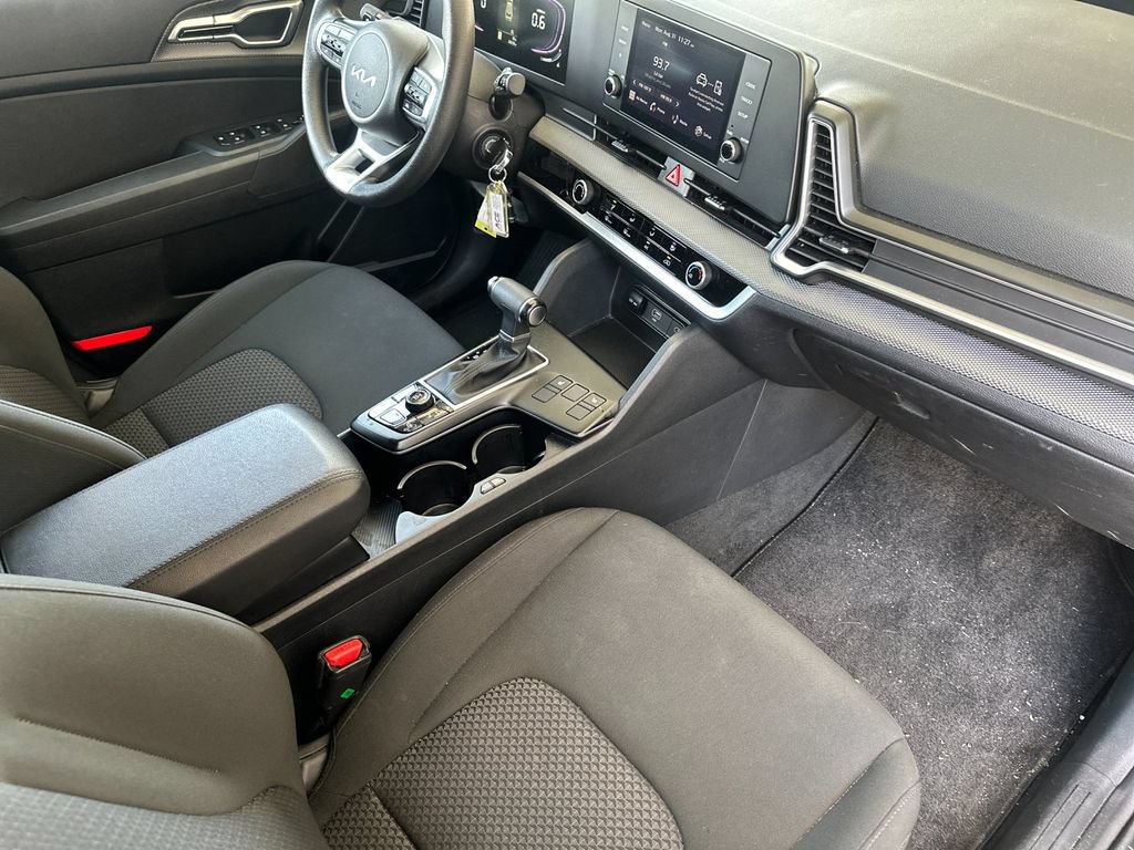 Used 2025 Kia Sportage LX AWD/4WD image 15