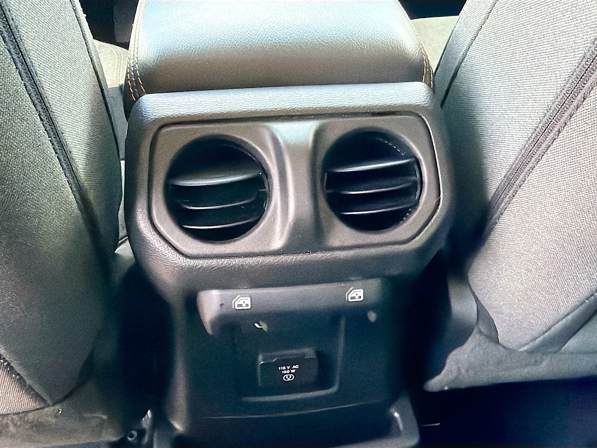 Used 2024 Jeep Wrangler Sahara image 19