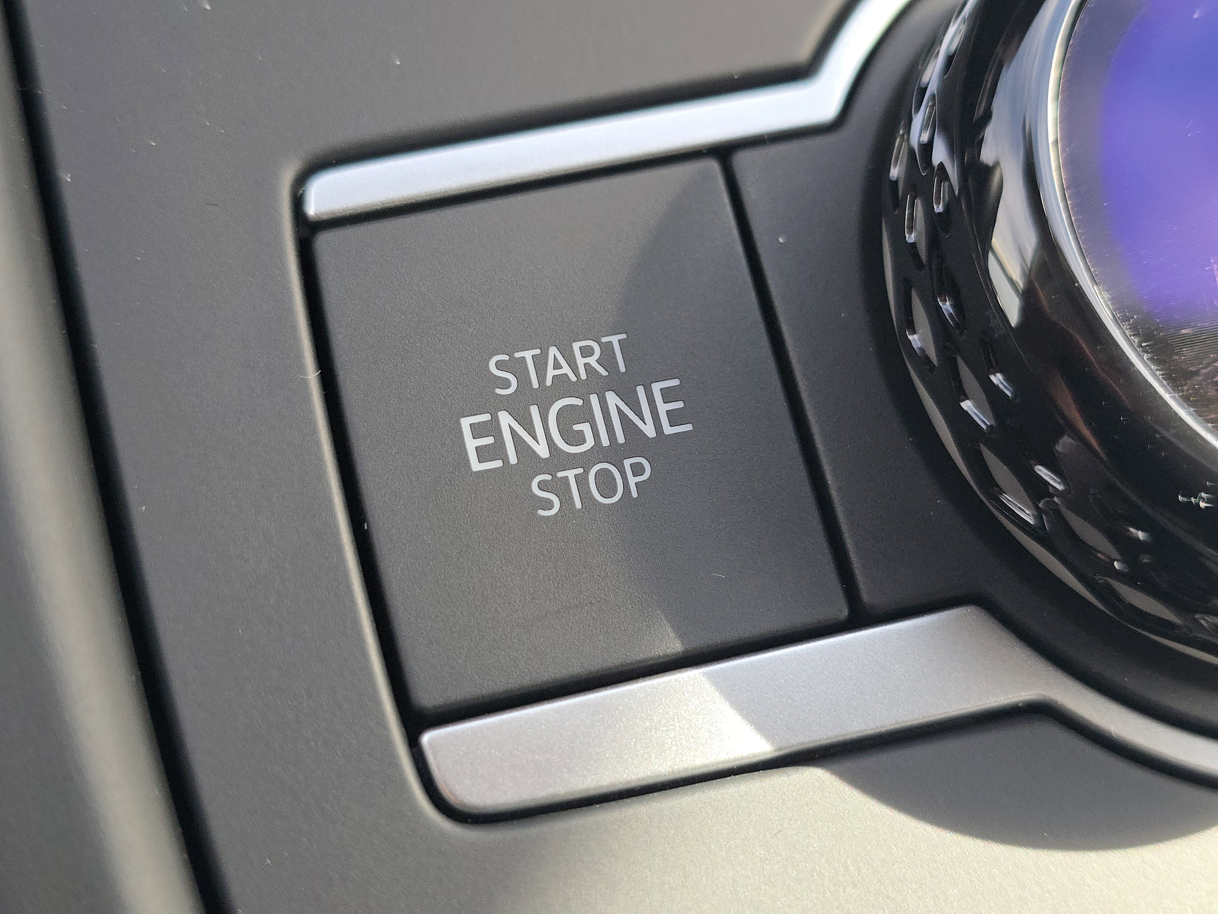 New 2025 Volkswagen Tiguan SE image 25