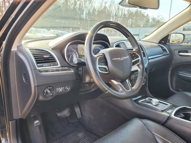 Used 2018 Chrysler 300 Limited image 10