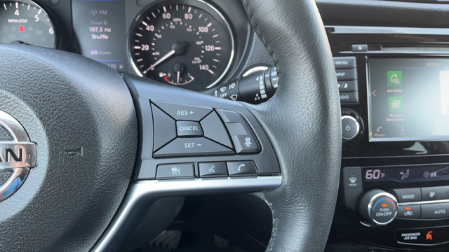 Used 2018 Nissan Rogue SV w/ Premium Package AWD/4WD image 13