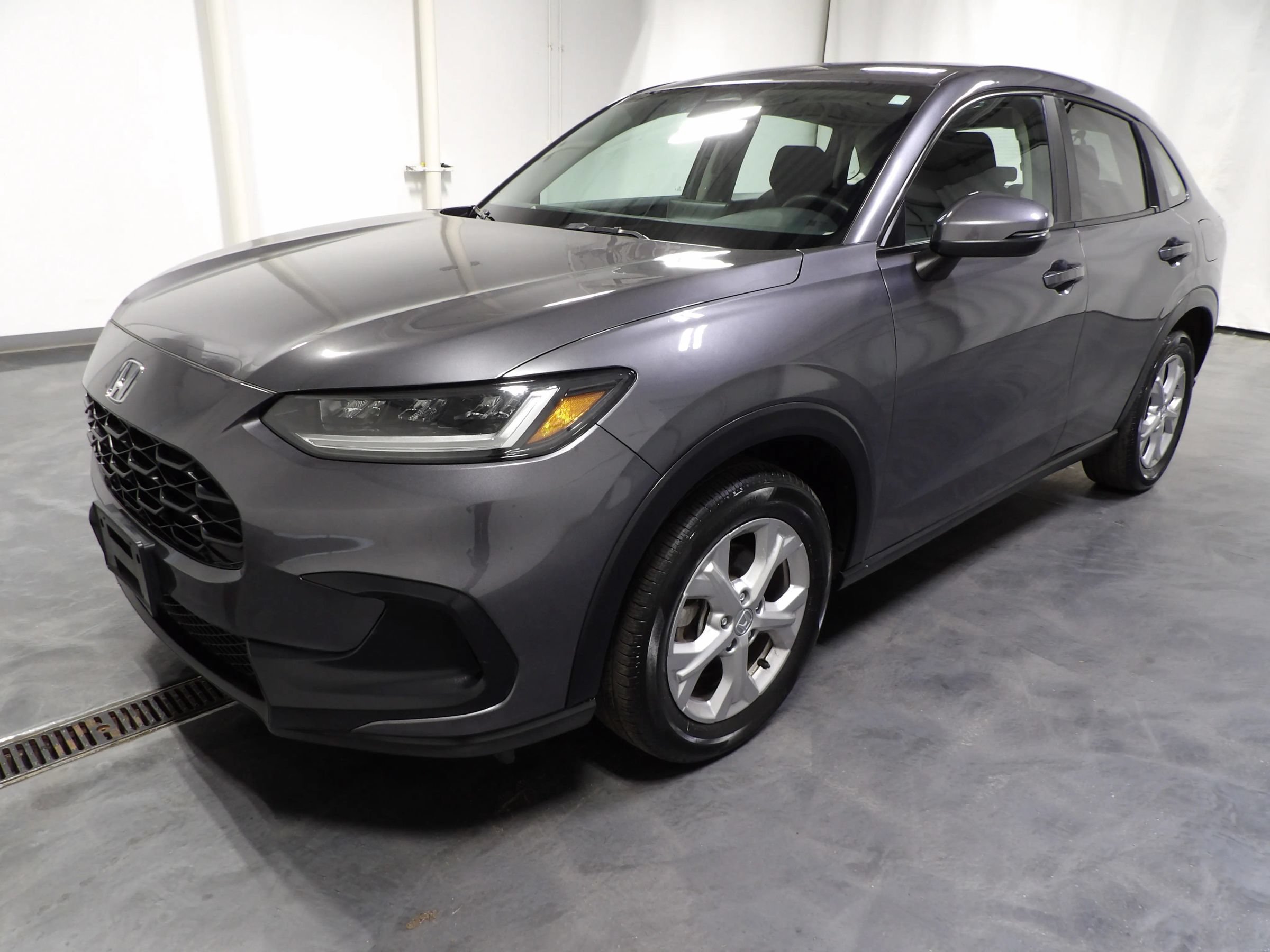 Used 2025 Honda HR-V LX image 3