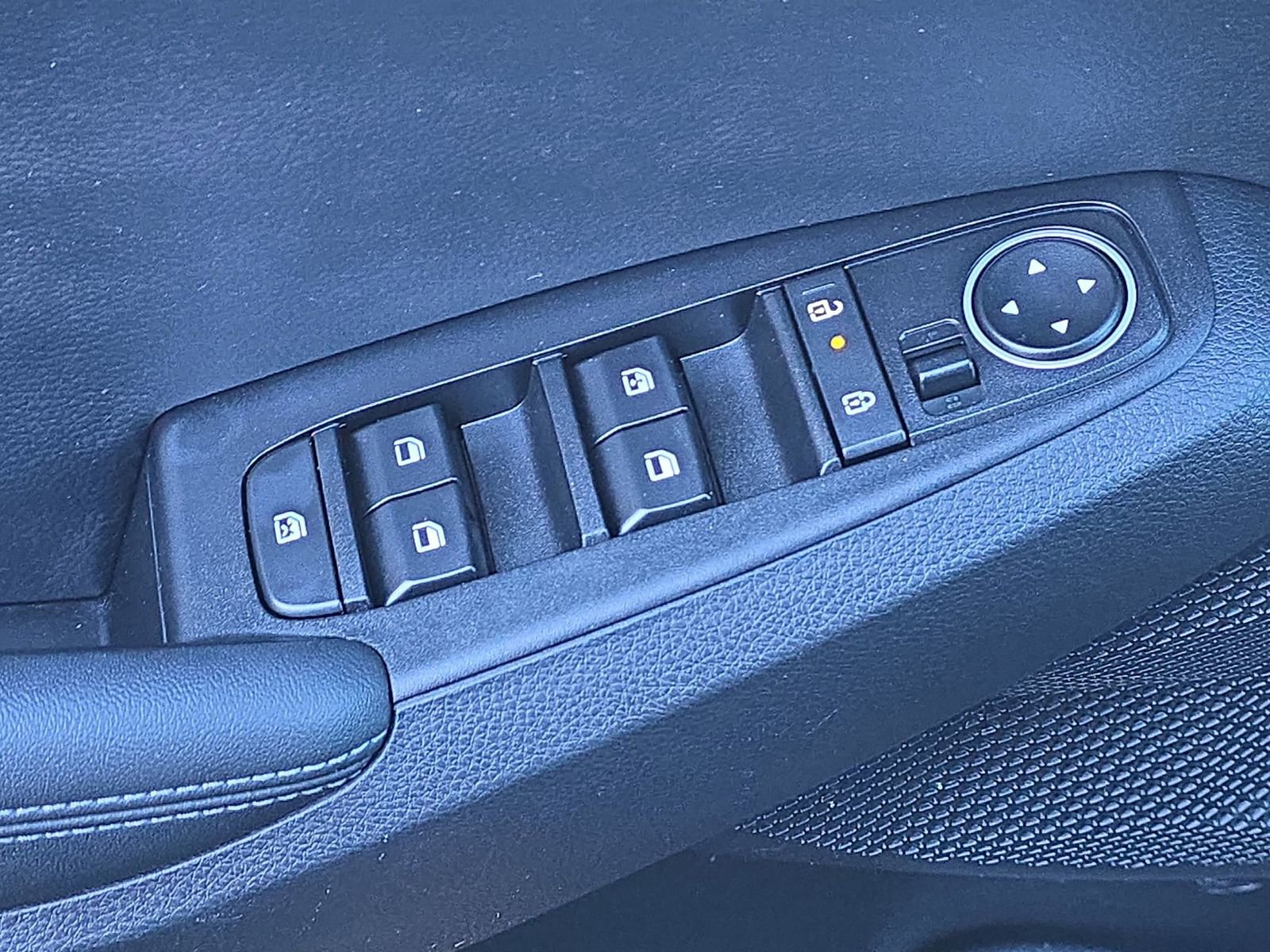 Used 2025 Kia Seltos S image 34