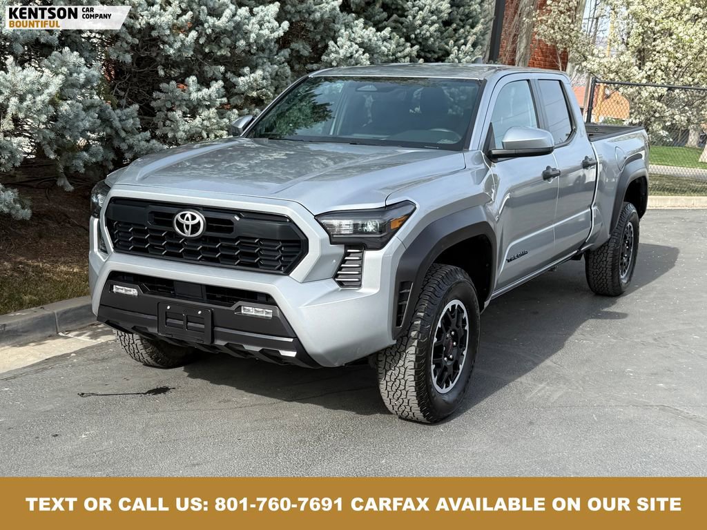 Used 2025 Toyota Tacoma TRD Off-Road image 3