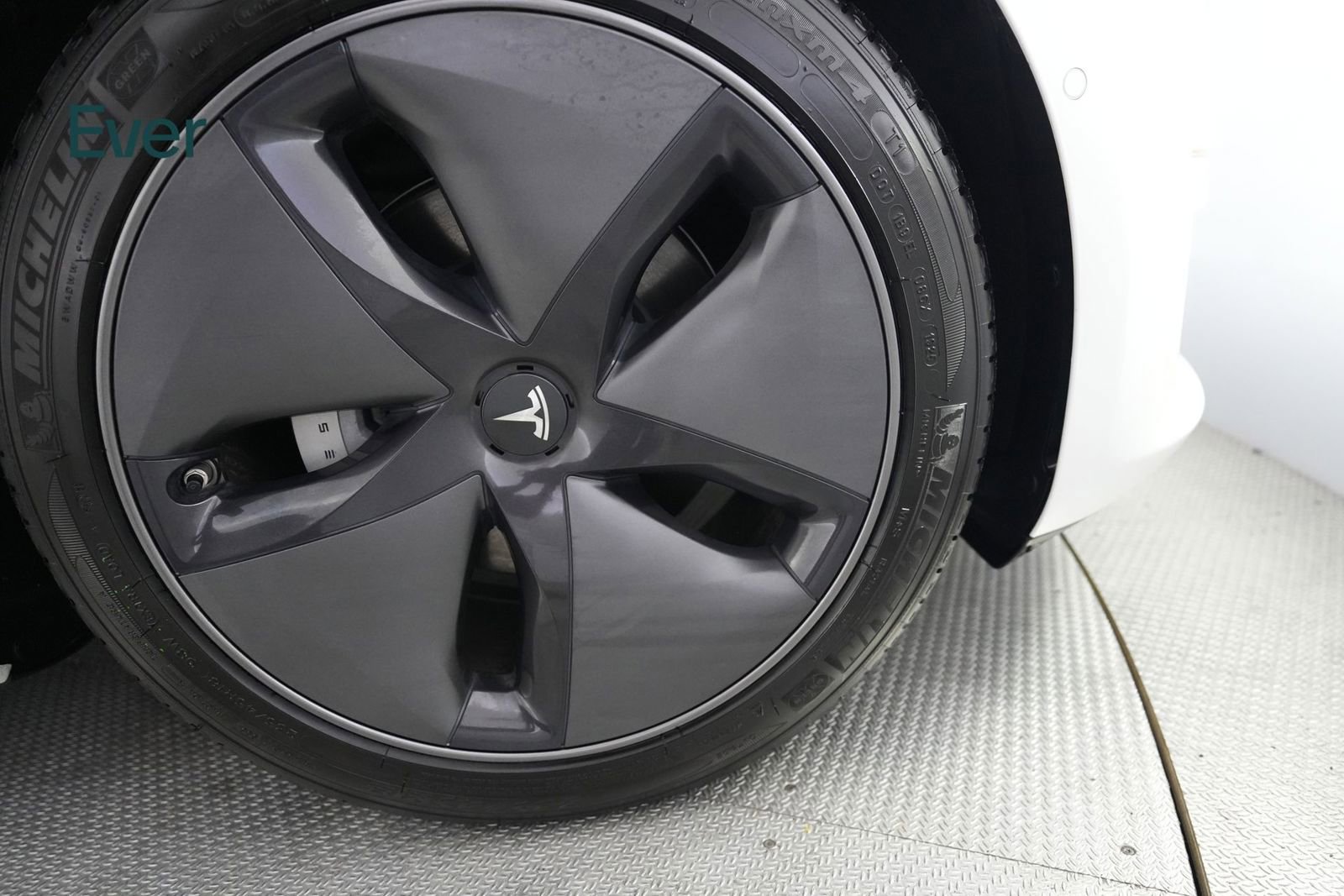 Used 2020 Tesla Model 3 Standard Range image 22