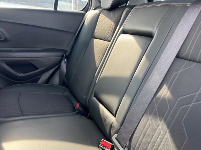 Used 2020 Chevrolet Trax LT w/ LT Convenience Package image 28