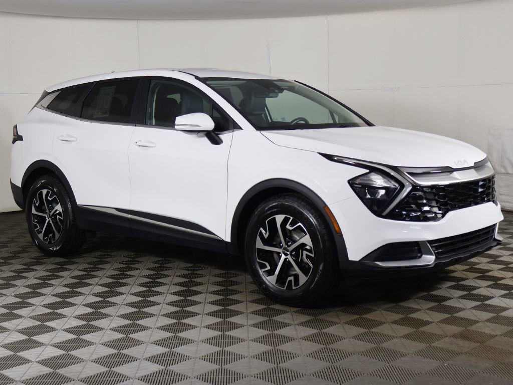 Used 2023 Kia Sportage EX image 2