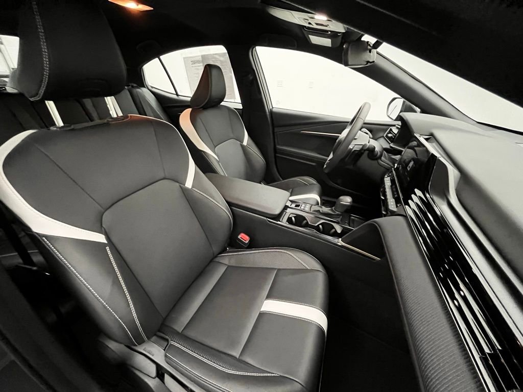 Used 2025 Toyota Camry SE image 28