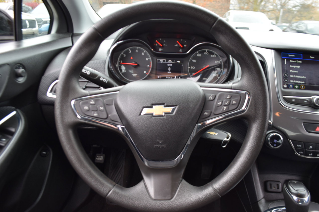 Used 2019 Chevrolet Cruze LT image 13